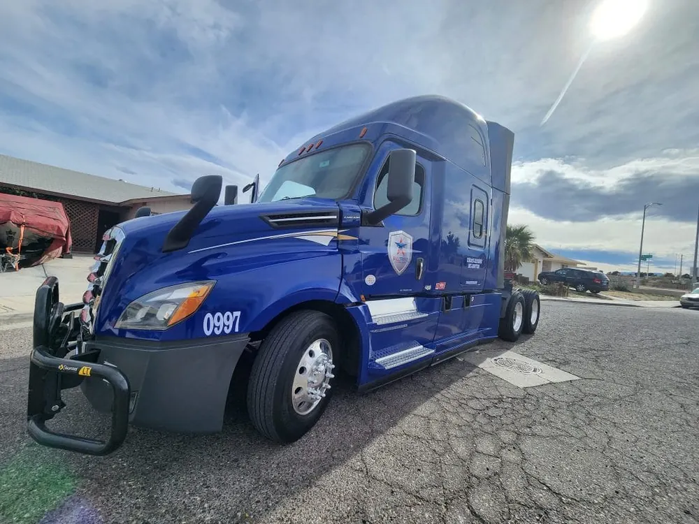Blue Bulltrans Freightliner Cascadia